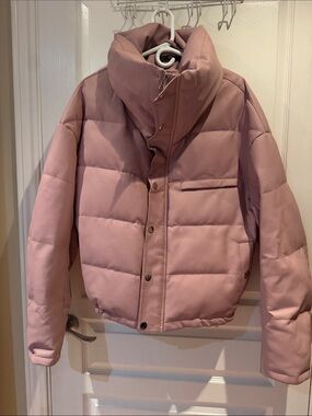 Oversized Women's Pink Puffer Jacket - Lightweight Quilted Coat